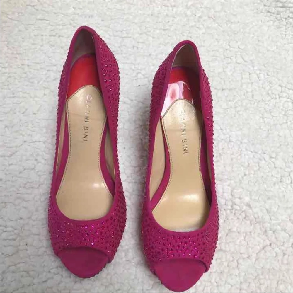 Gianni Bini size 8 peep toe pumps